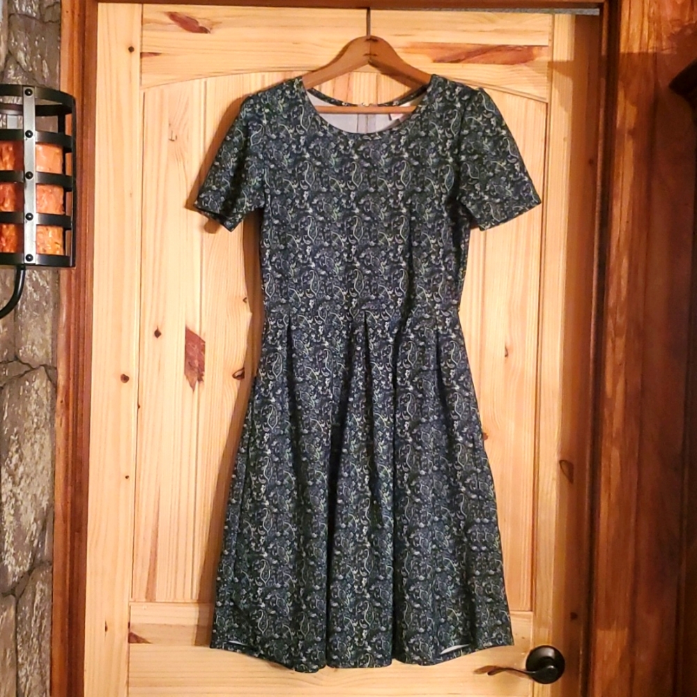 LuLaRoe womens med Amelia dress.